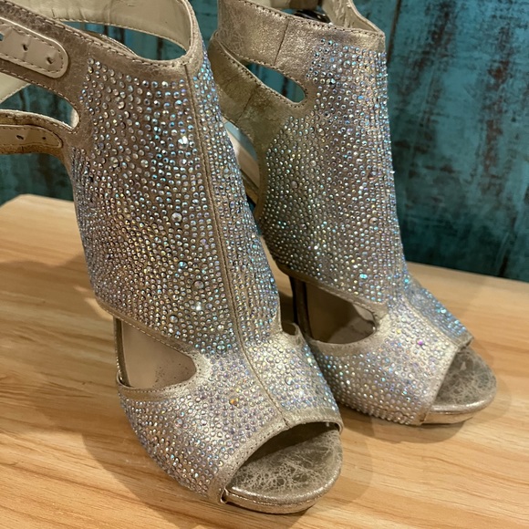 High Heels - Picture 2 of 10